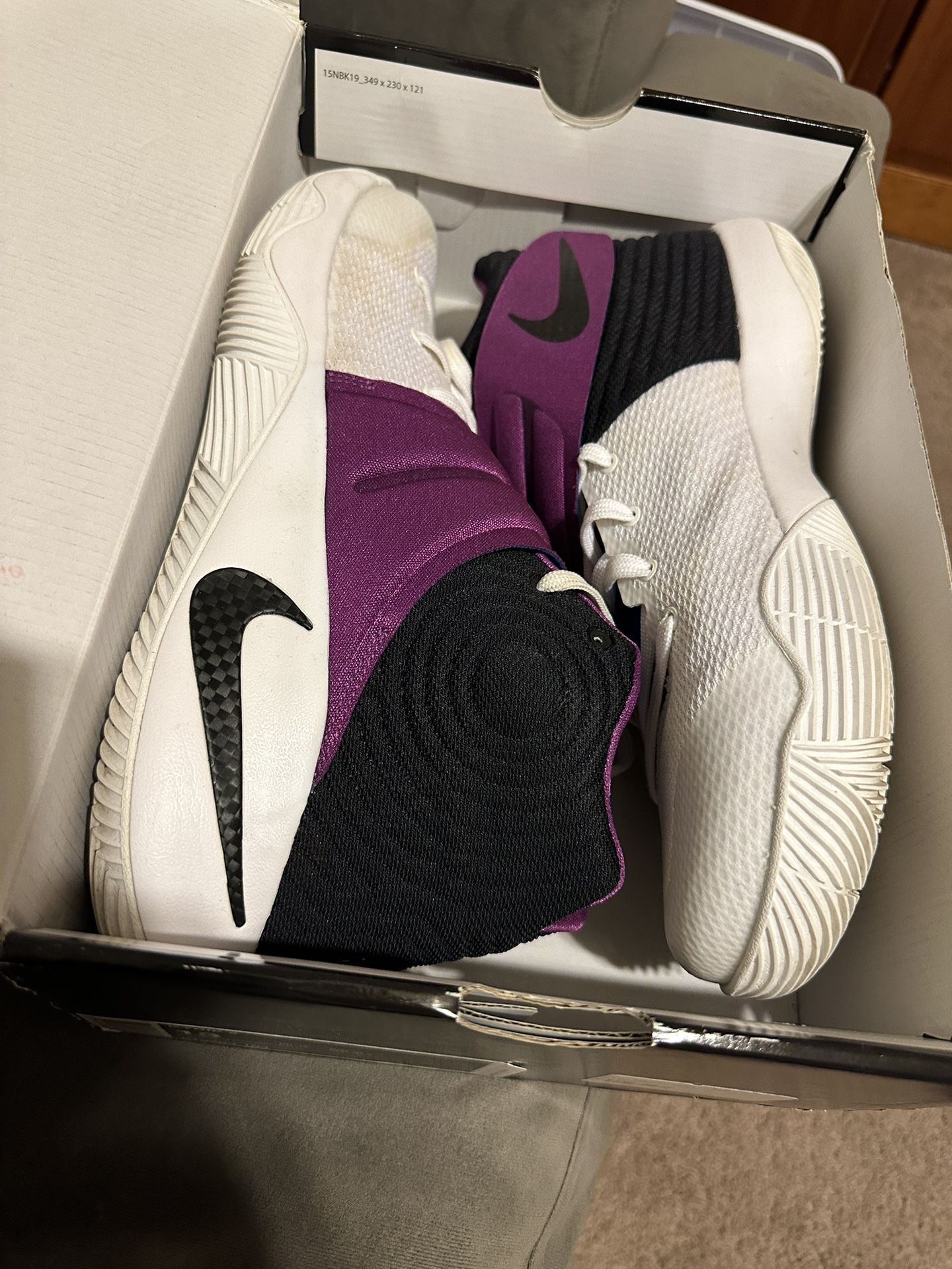 Size 13 Kyrie