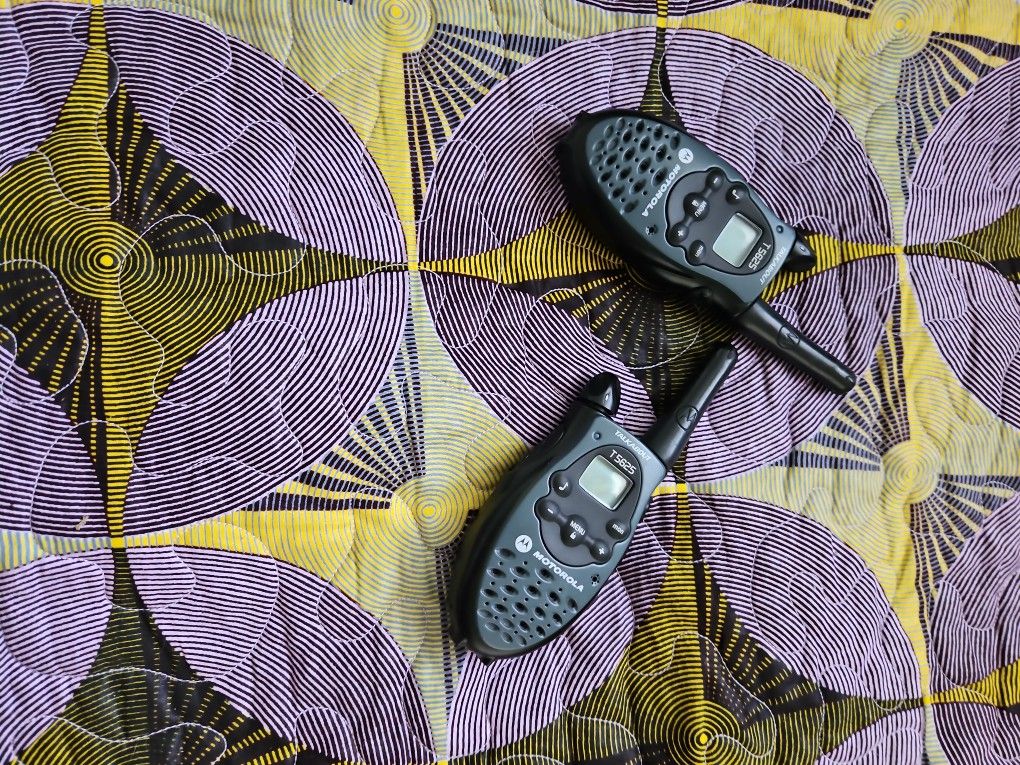 2 Motorola Walki Talkis