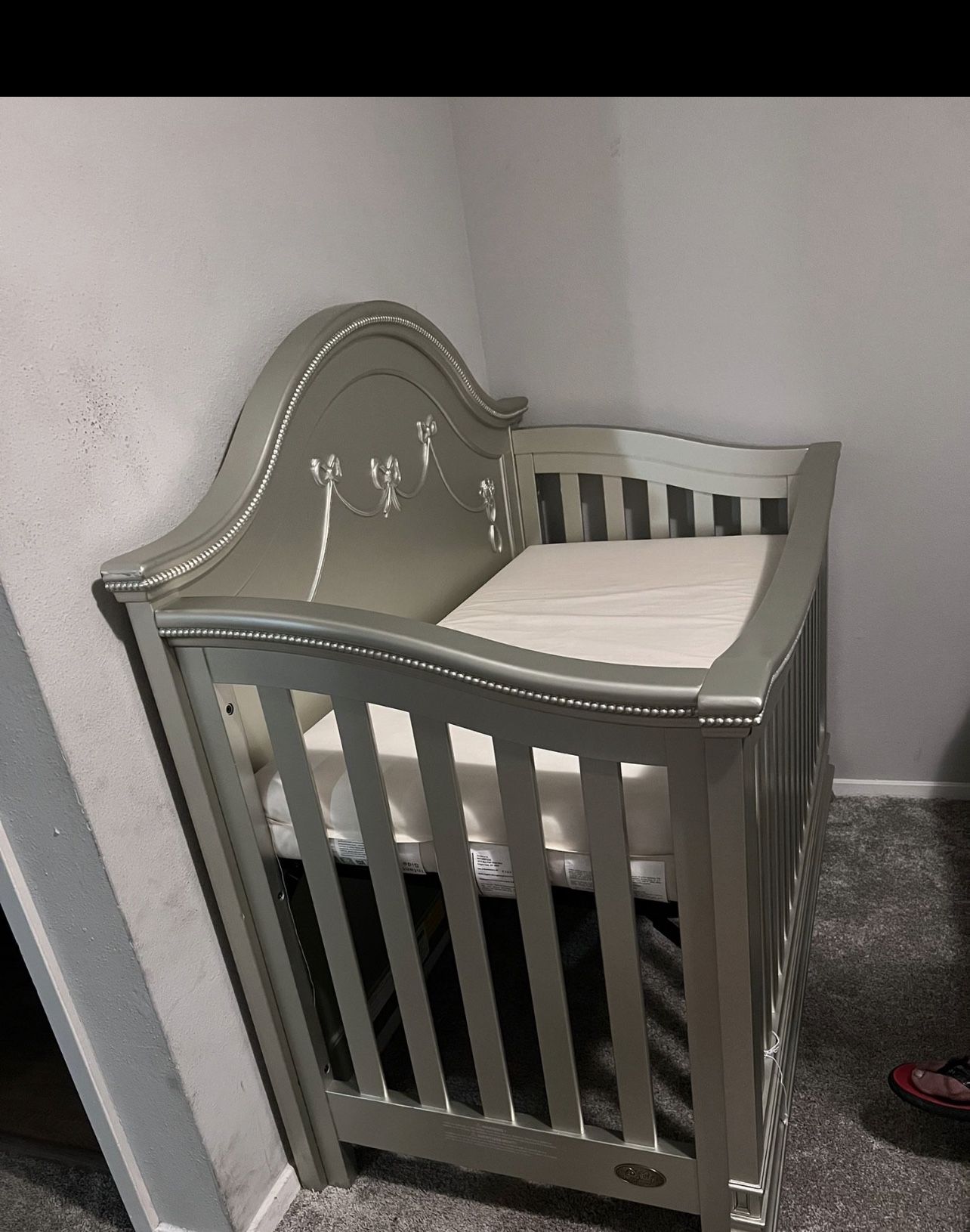 Crib From Rooms To Go 