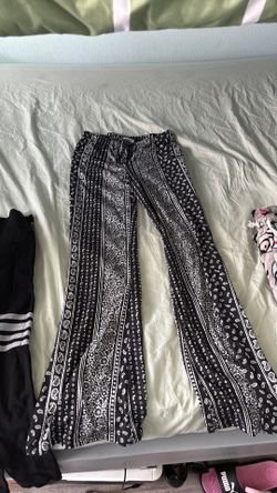 Yoga pants size small wore once only