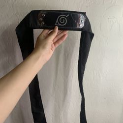 Real size Naruto, headband and keychain