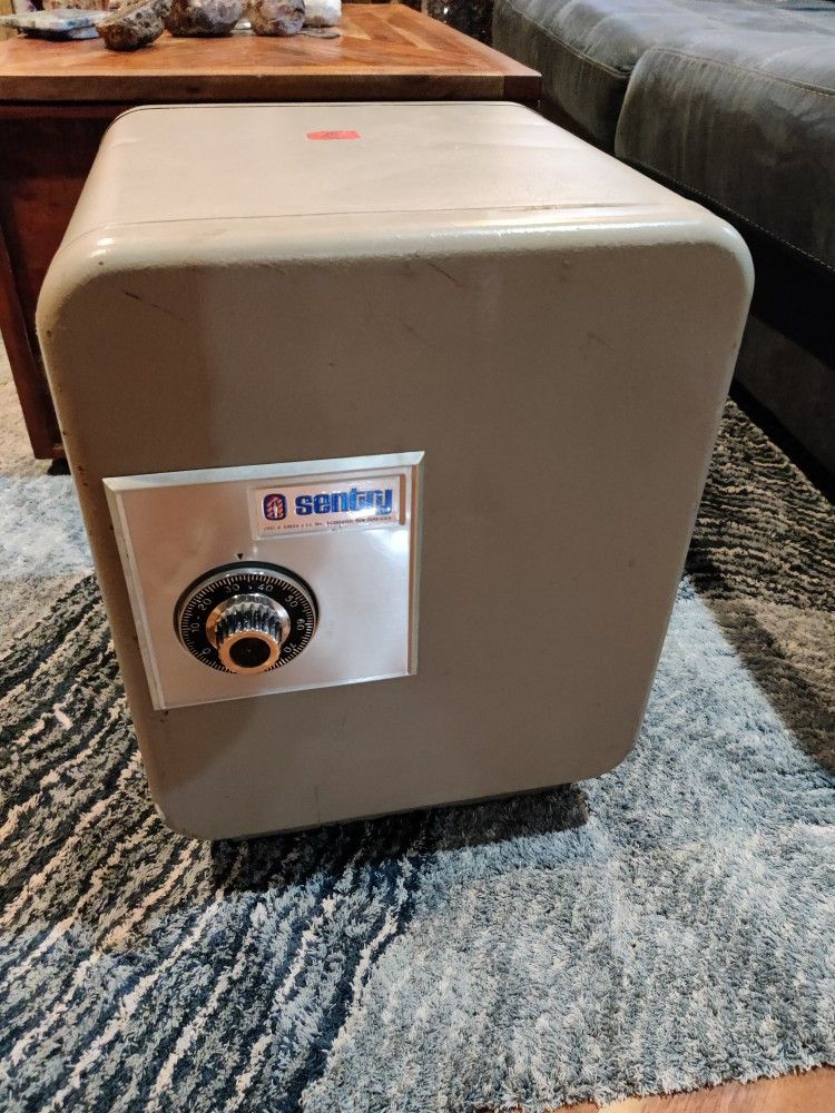 Vintage Combination Heavy Duty Sentry Safe
