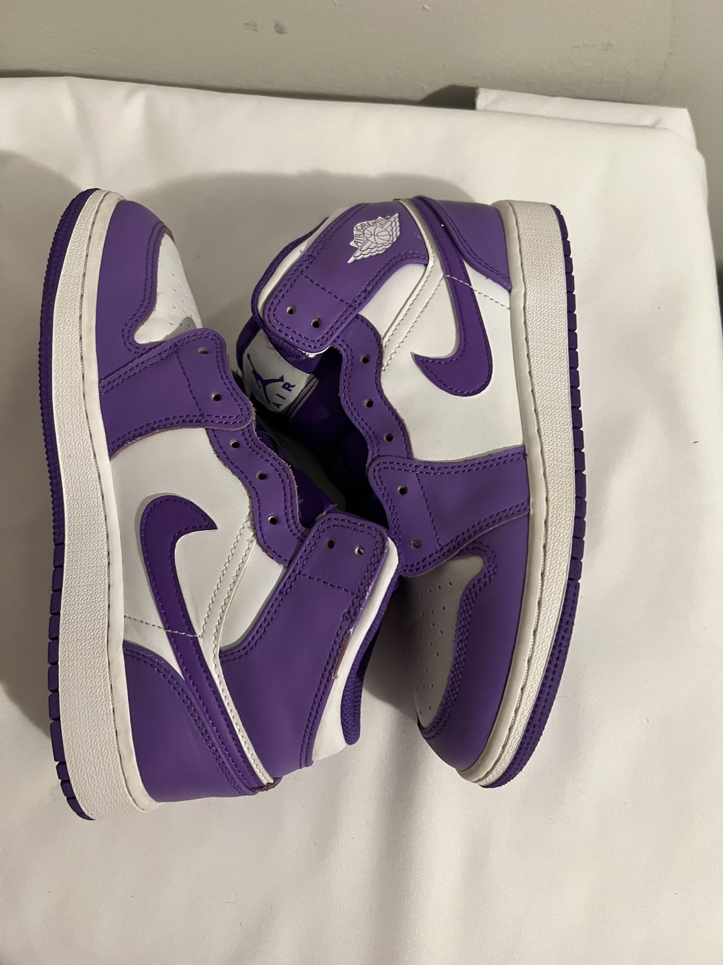 Jordan 1 Purple Venom 4.5