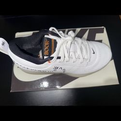 Nike Book 1 