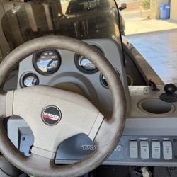 1996 Bass Tracker Pro Team 175