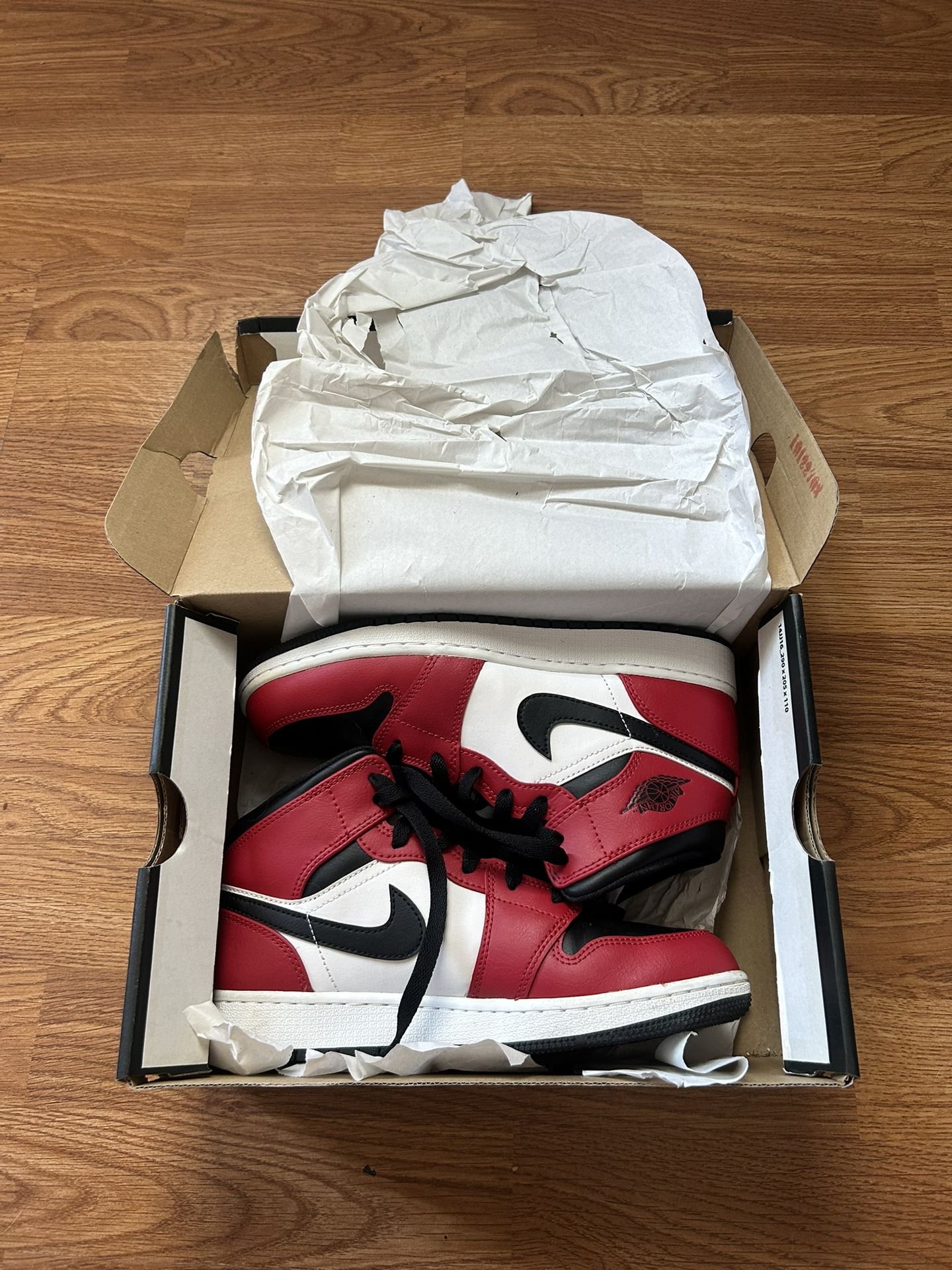  Air Jordan 1 Mid GS 'Chicago Black Toe'