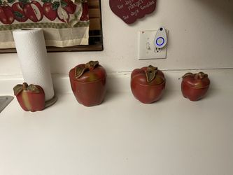 Kitchen Apple Decor and Storage