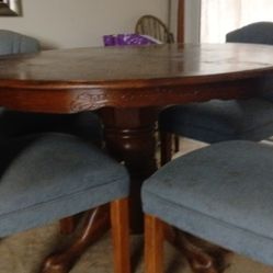 Beautiful Wooden Table With Leaf And 6 Chairs