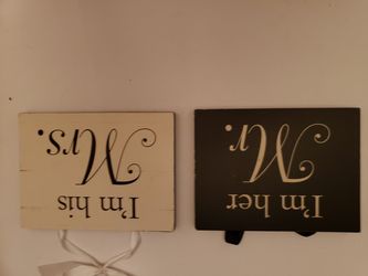 Set of Wedding Mr and Mrs signs plaques NWT