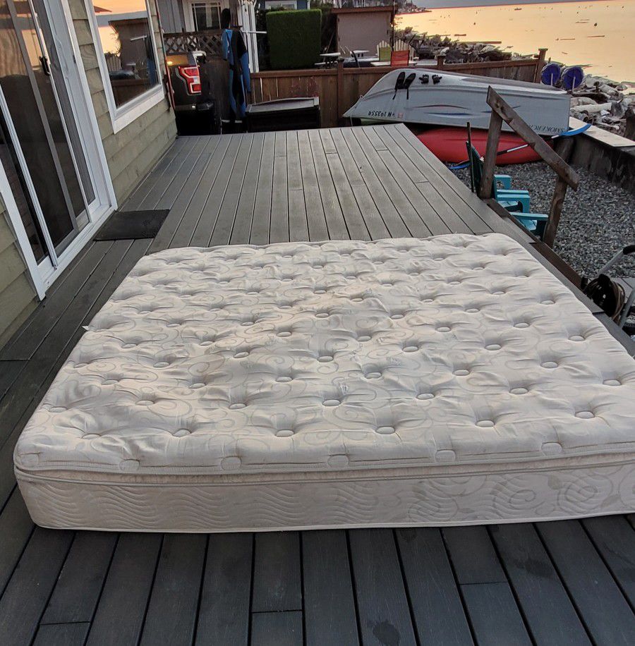Free Beautyrest pillow top king mattress. Comfortable. 