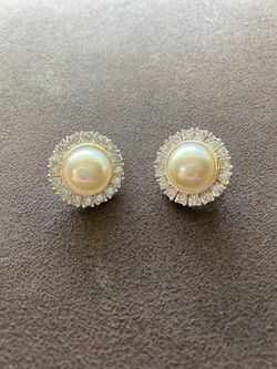 Pearl and diamond earrings (faux) clip on