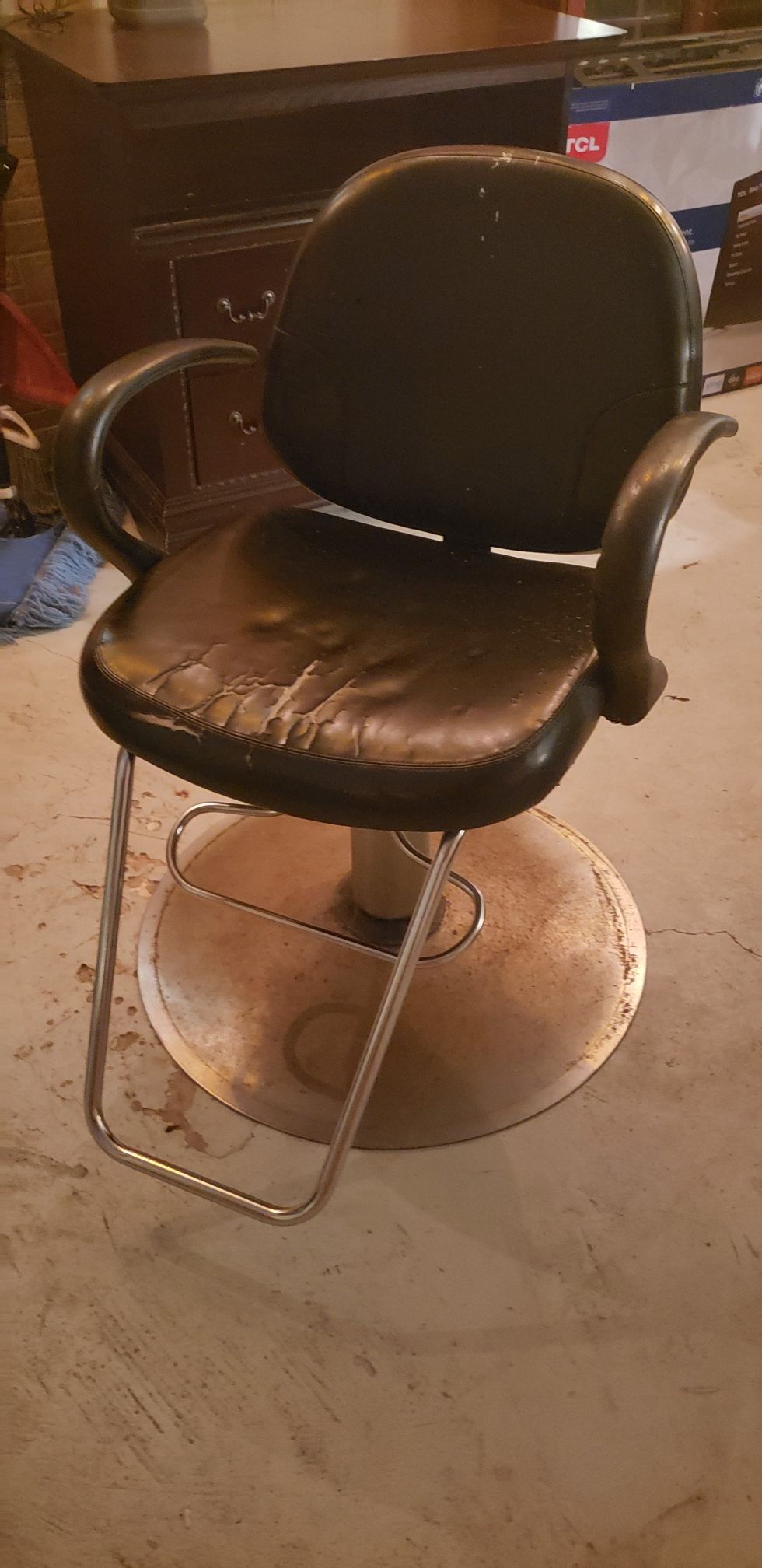 Salon/barber chair