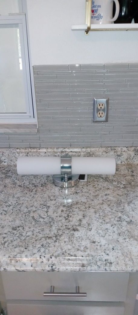 Light For 2 Bulbs