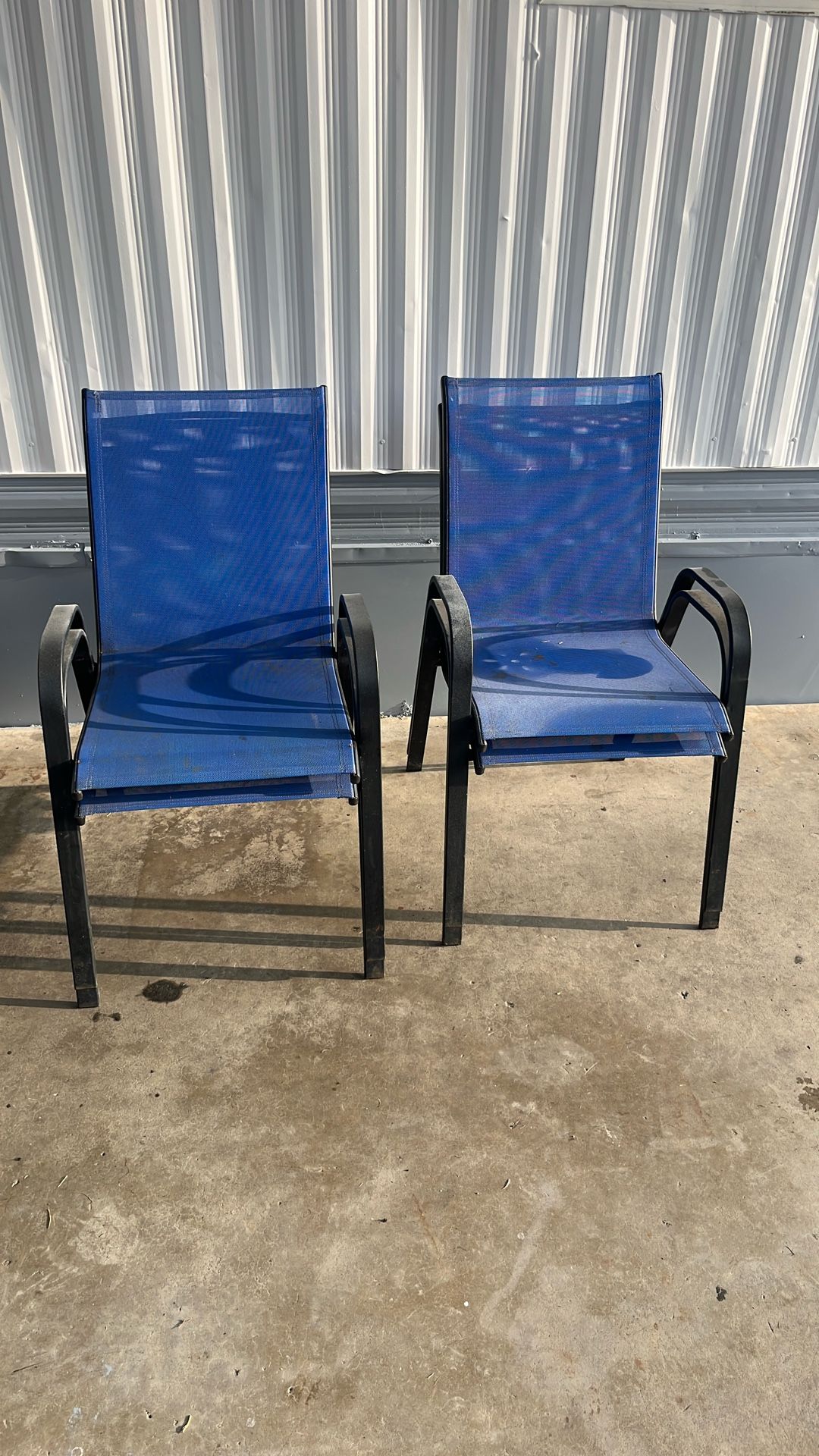 bundle of 4 pool chairs
