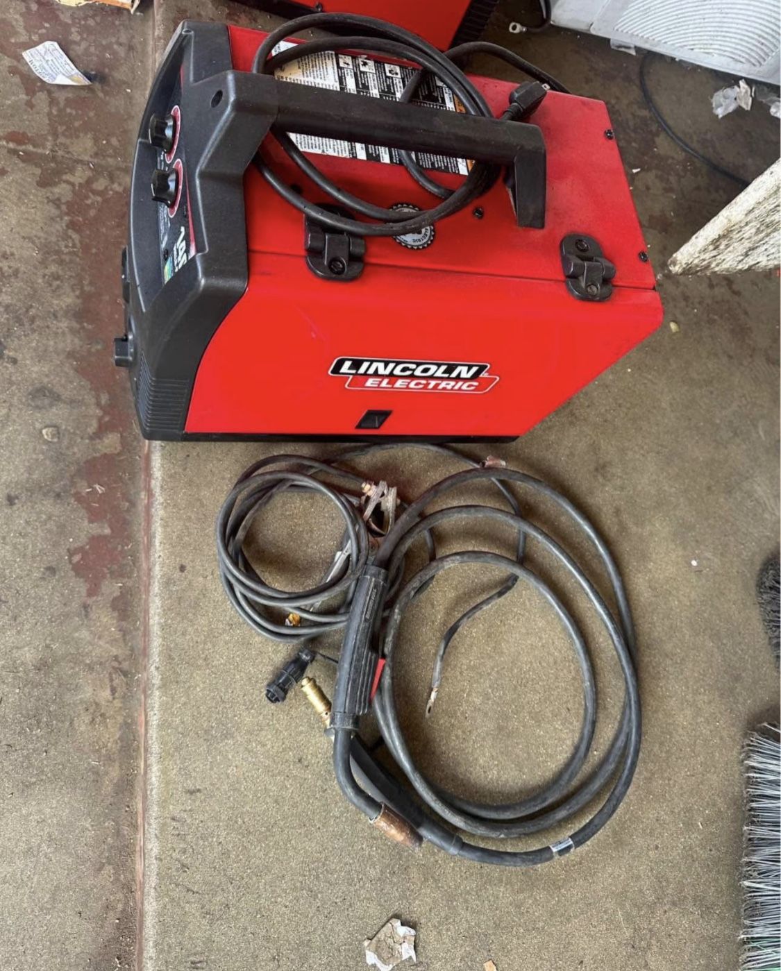 Lincoln welder 140 working good