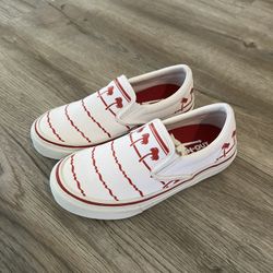In-N-Out Official Shoes - Size 5 Big Kids