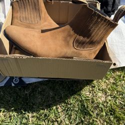 Men’s Boots Great Condition