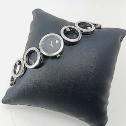 Ladies Movado Ono 84 A1 1811 w/ 6 Diamond Bracelet - 7.25 In. Wrist