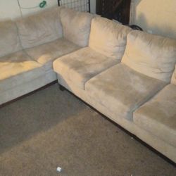 Sectional Couch Very Good Condition Moving Out Sale 