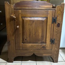 Ethan Allen Country Craftsman Pine Cabinet (Model 19-9302) (Finish 219)