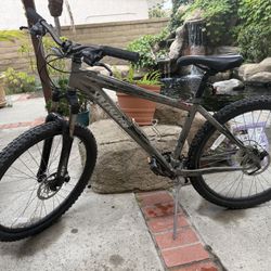 Specialized Men’s Bike