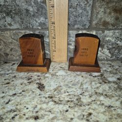 Set Of Vintage Salt & Pepper Shakers Wood Tombstone