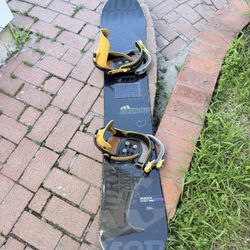 159cm Morrow Snowboard With Bindings 