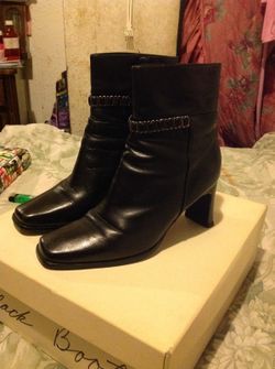 Black gidget boots