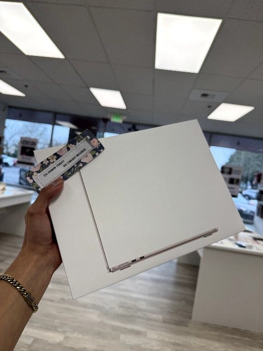 β‘ Next-Level Performance with MacBook Air M3 Laptop β From $999, Pay Later!