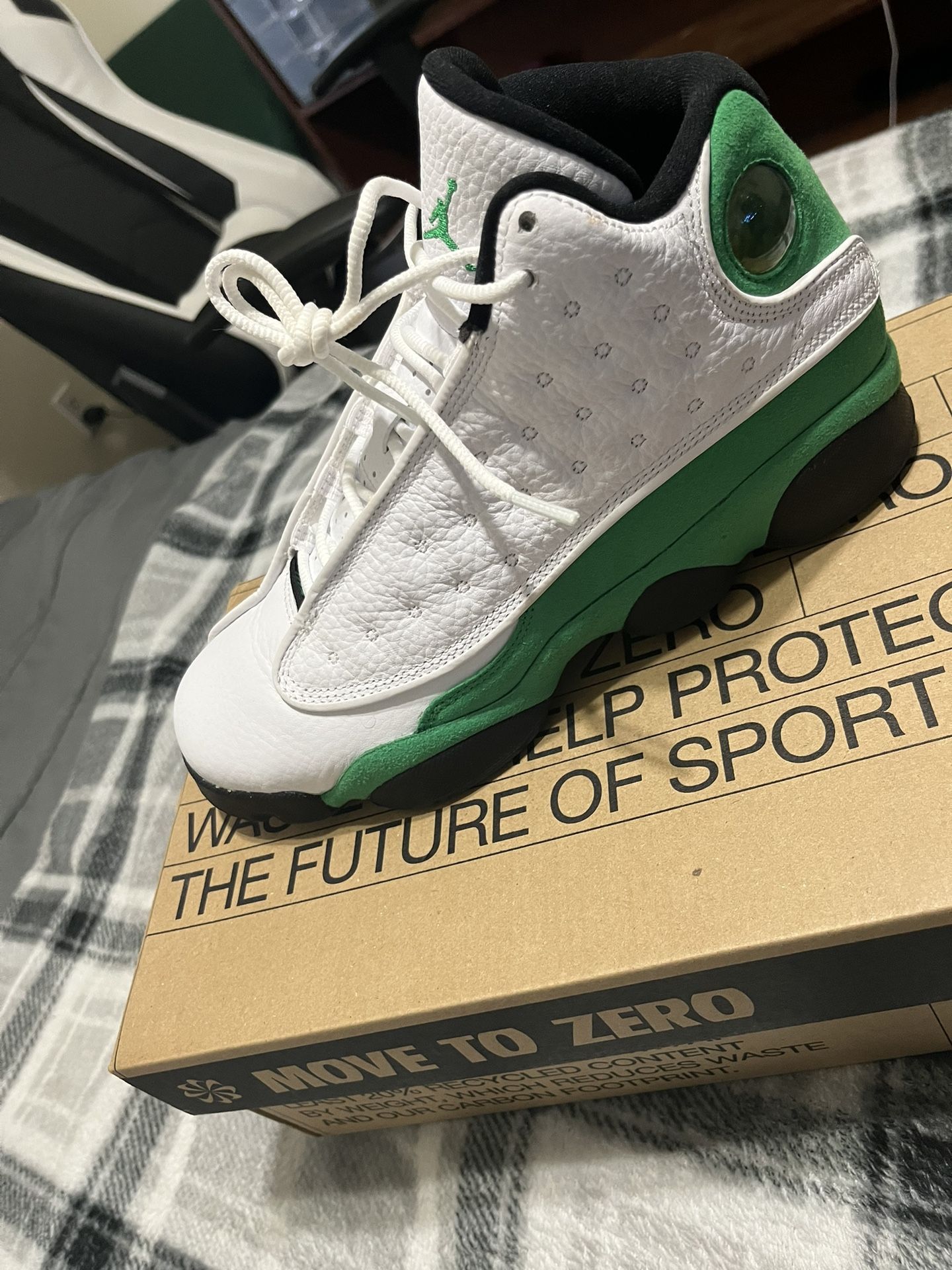 White Lucky Green Jordan Retro 13s sz 6.5