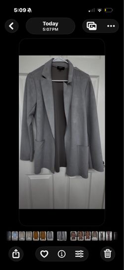 Gray blazer with pockets in size S