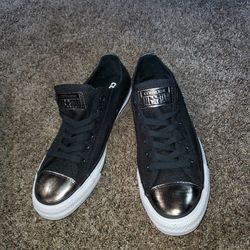 Shoes.   Converse.  (Women's )