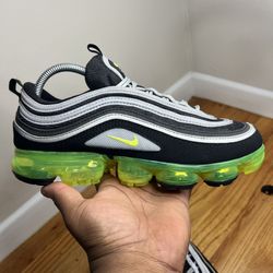 Nike Air VaporMax 97 “Neon, Volt” AJ7291 001 Size 8.5M/10W No Box
