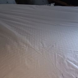 Tempurpedic cloud queen mattress