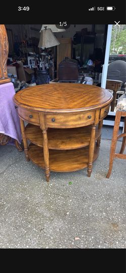 Lexington southern living collection side table