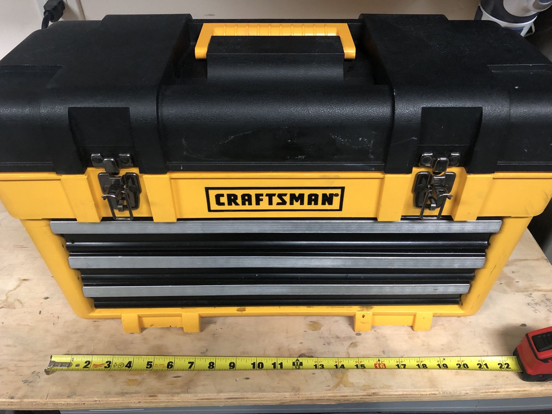 Craftsman® CRM 9-65628 23" 3-Drawer Plastic Tool Box / Portable Chest 23" W x 10-1/2" D x 13-3/8" H, 1,788 cu. in.