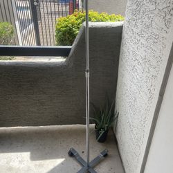 IV Stand 