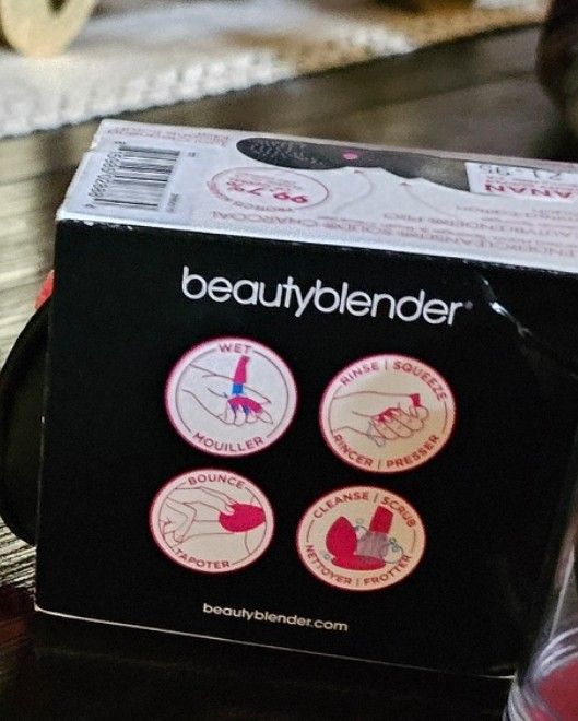 New- Beauty Blender Cleaning Set And Case