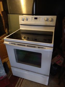 Neat Looking Moder Glasstop Stove