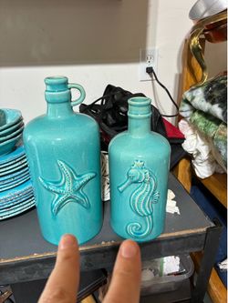 Seahorse and starfish vases decor