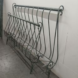 Queen size bed