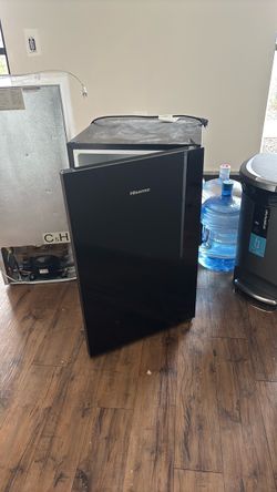 Hisense mini fridge