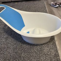 Baby Bath Tub 12 Months