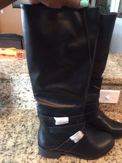Brand new boots size 10