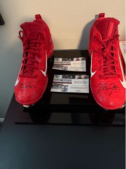 Mike Trout dual signed and authenticated cleats.