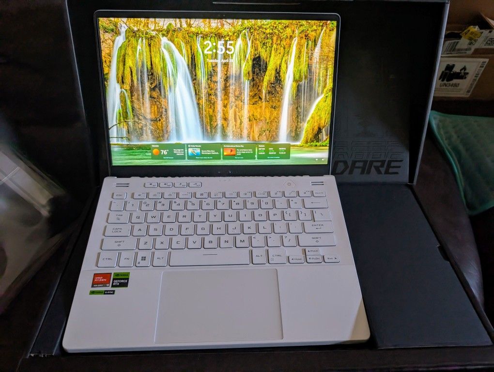 Asus Zephyrus G14 / 7940hs / 4060 / 512gb / 16GB Ram