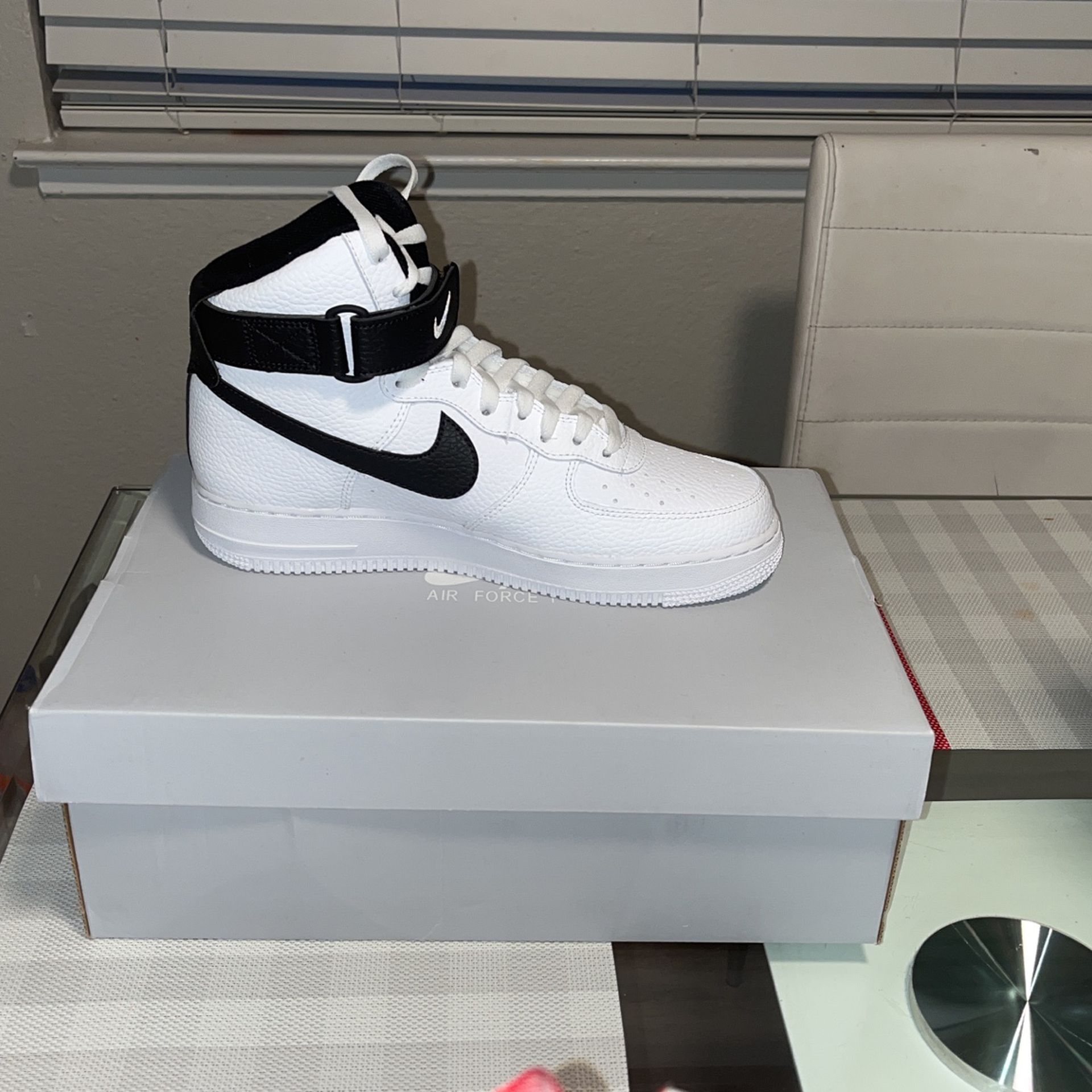 Nike Air Force 1 High 07 Men's Shoe Size 8 (White)