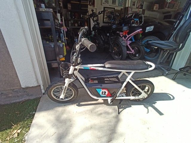 Razor Rumble 12 Electric Kids Bike