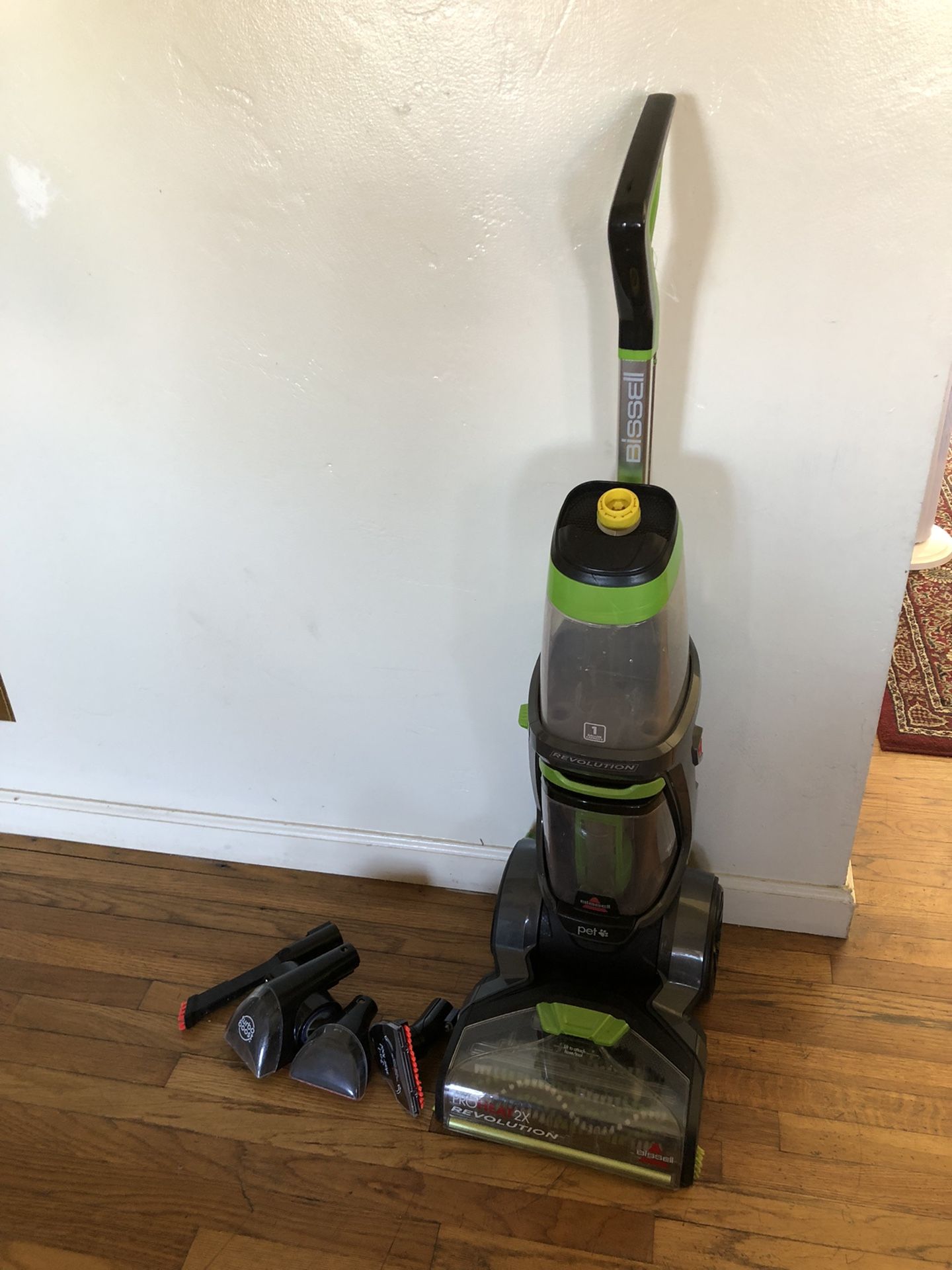 Like new Bissell ProHeat 2X Revolution Max Clean Pet Pro Full-Size Carpet Cleaner,Retail price$299.99