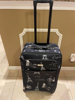 Protocol Eiffel Tower/ Paris Spinner Suitcase